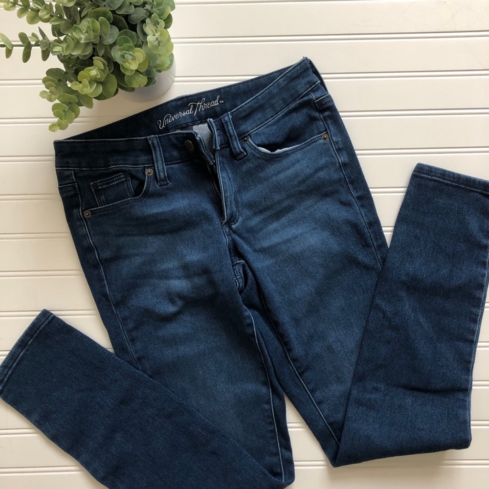 Universal Thread Jeans